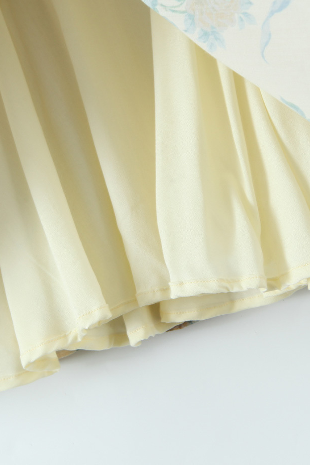 Vestido Curto de Pérolas