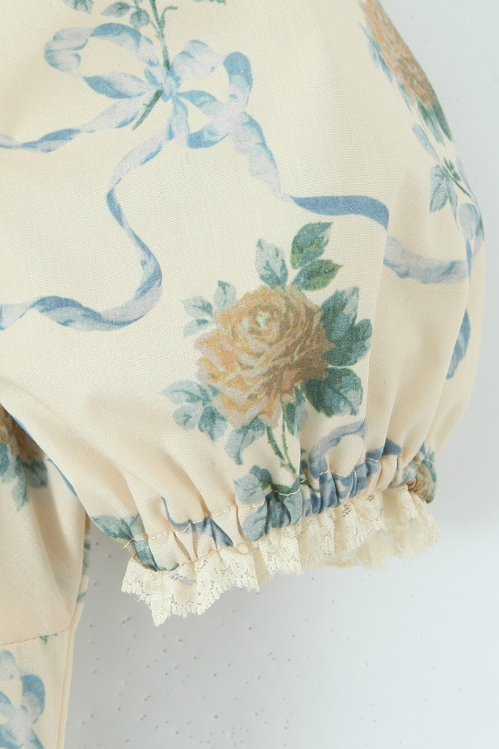 Vestido Curto de Pérolas