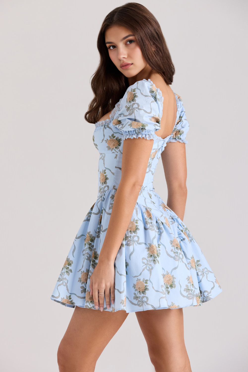 Vestido Curto de Pérolas